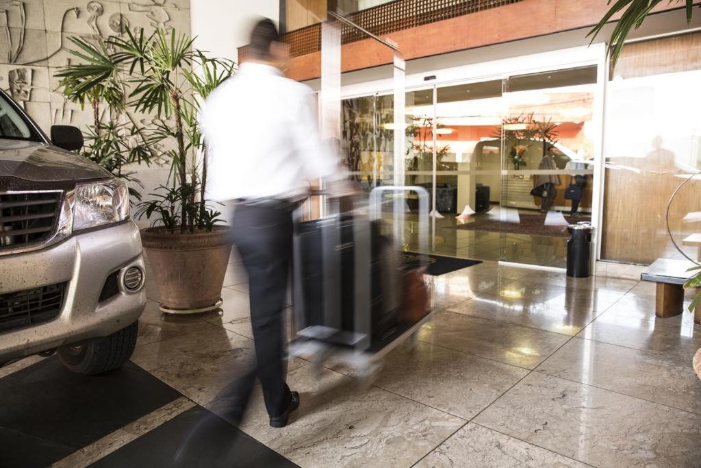 Hotel Crystal لوندرينا المظهر الخارجي الصورة